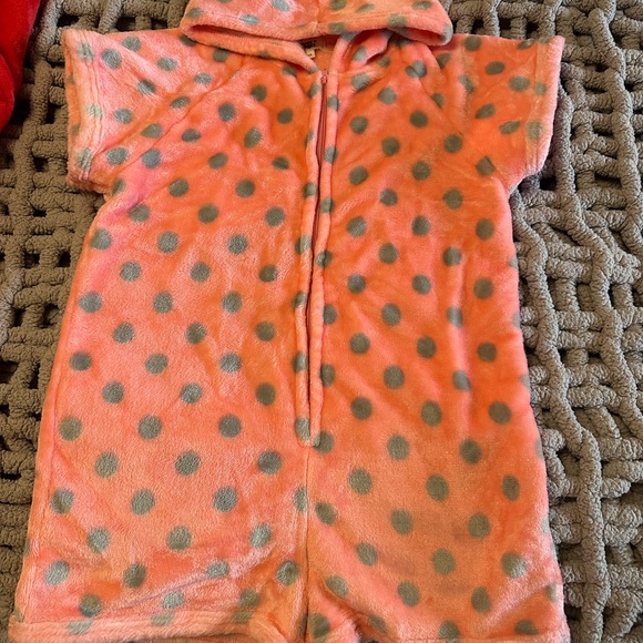 Peach/pink and grey Polka Dot Hooded fuzzy Onesie - Picture 1 of 3